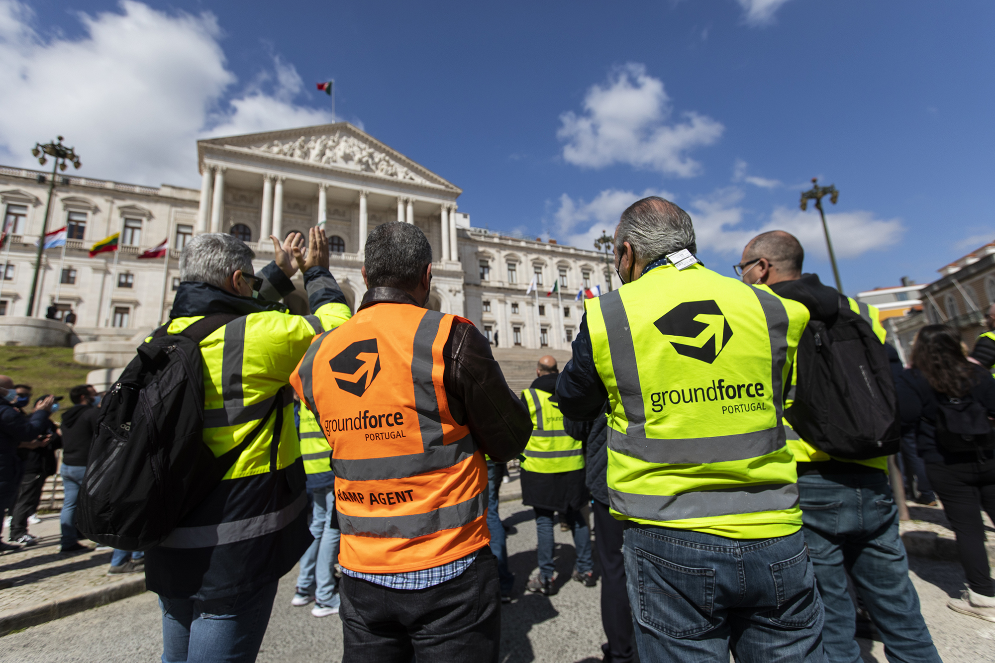 Trabalhadores da Groundforce em manifestação na Assembleia da República - 08MAR21