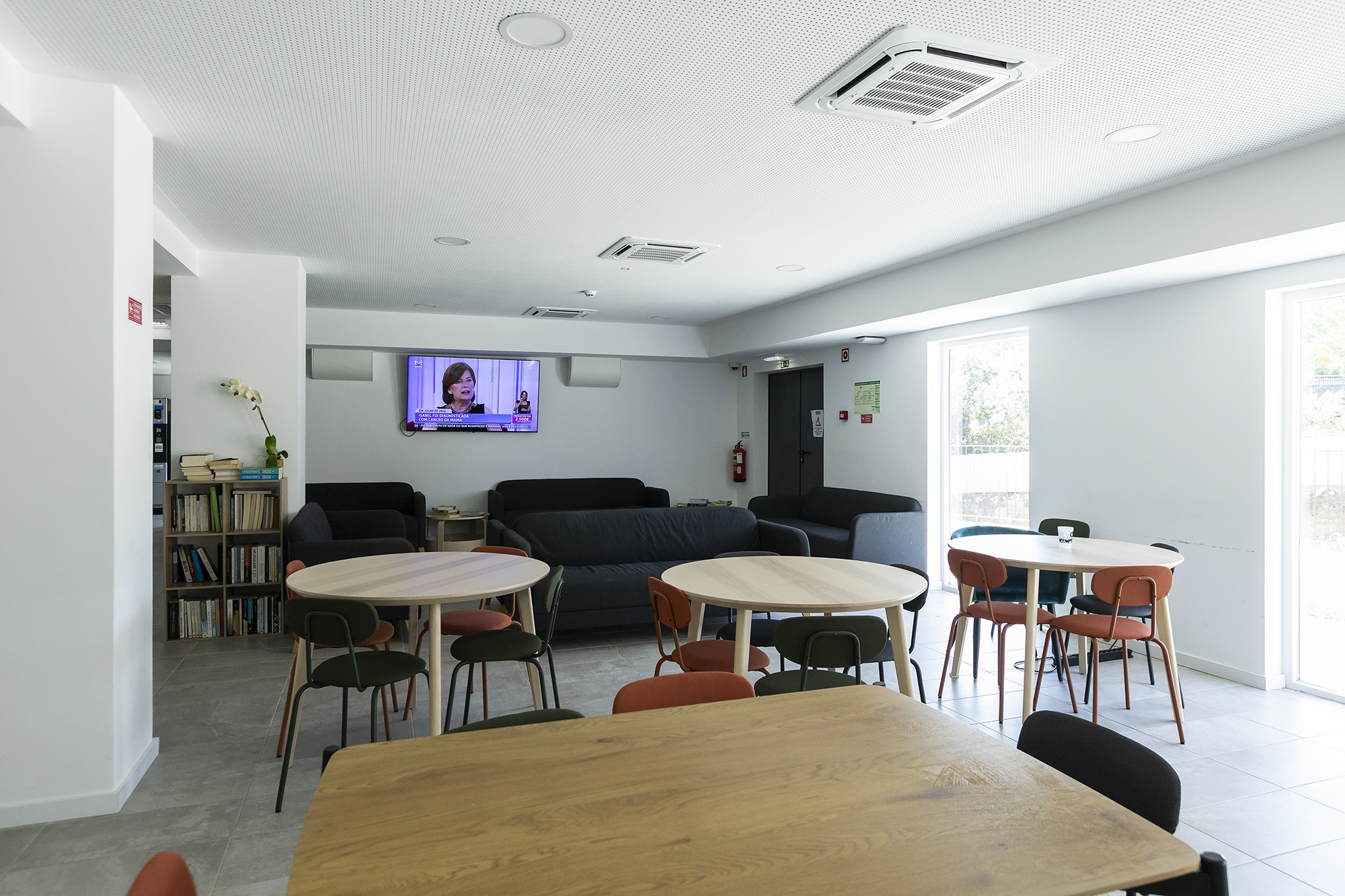 Reportagem sobre habitação e construção modular na freguesia de Benfica - 16JUN25