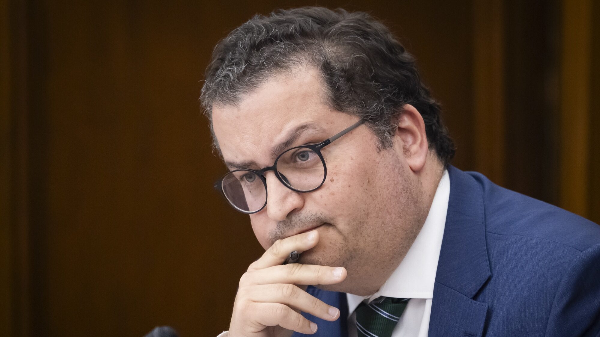 Contas públicas entram no vermelho em abril. Estado com défice de 1,5 mil milhões