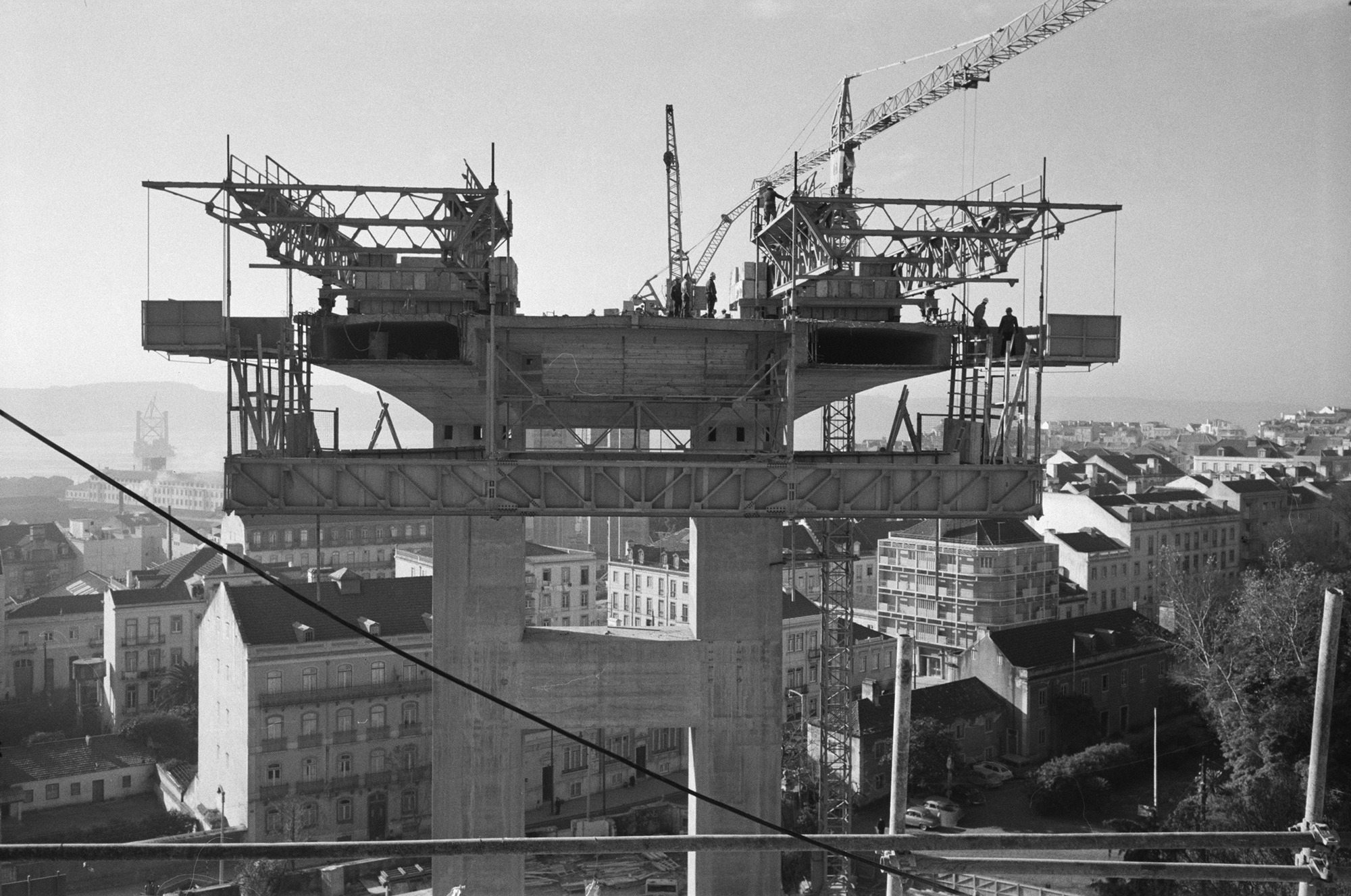 ATENÇÃO: NÃO USAR. FOTOS DE USO EXCLUSIVO NO ARTIGO DOS 60 ANOS DA PONTE 25 DE ABRIL