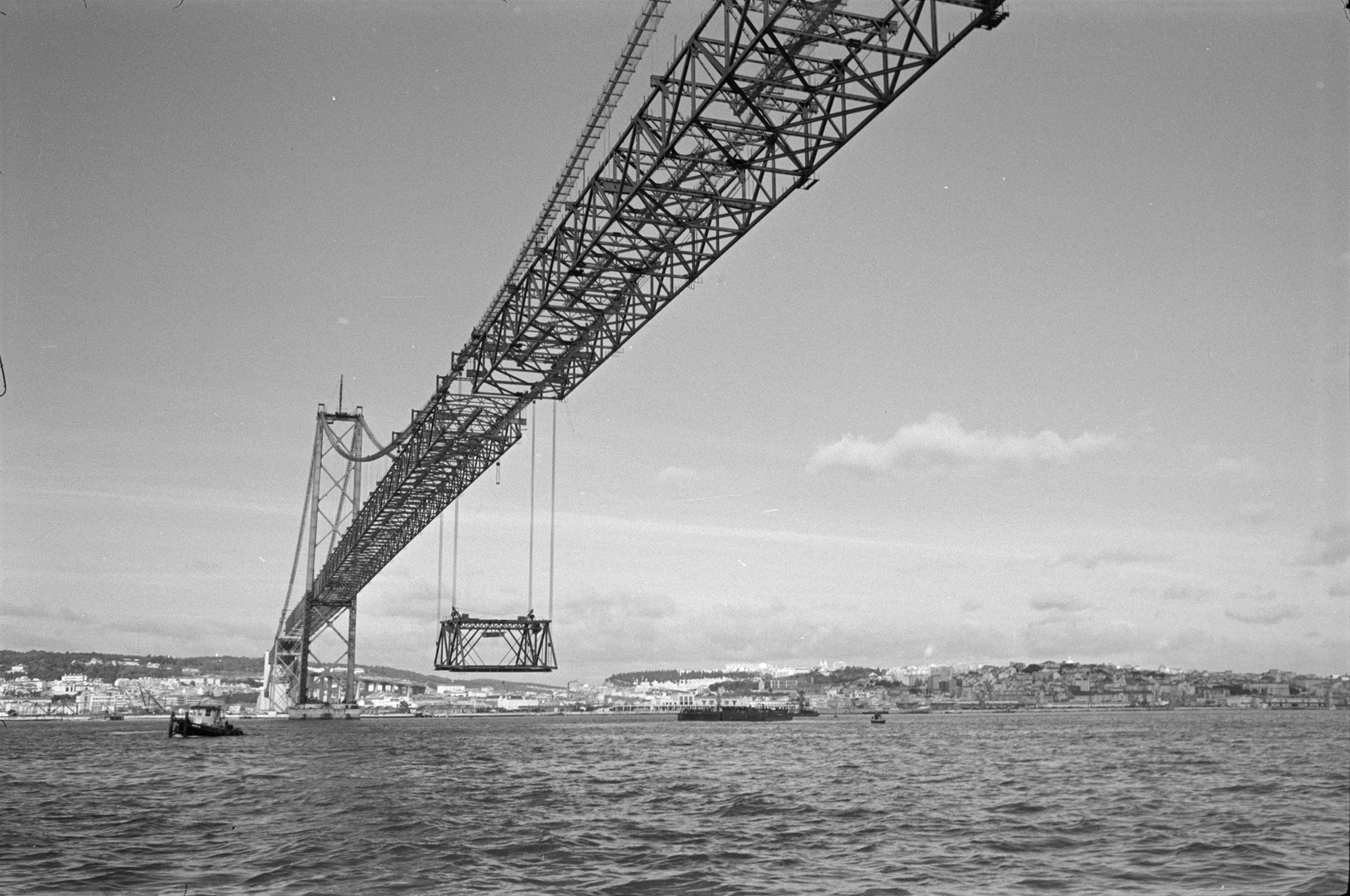 ATENÇÃO: NÃO USAR. FOTOS DE USO EXCLUSIVO NO ARTIGO DOS 60 ANOS DA PONTE 25 DE ABRIL